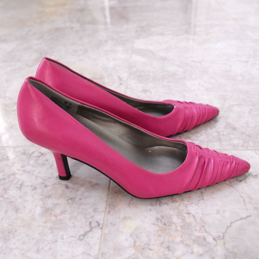 NEW HIGHLIGHTS Fuchsia Pink Pointed Toe Kitten Heels | Size 5 WIDE